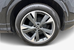 musta Audi Q4 e-tron 2022 kuva 11.