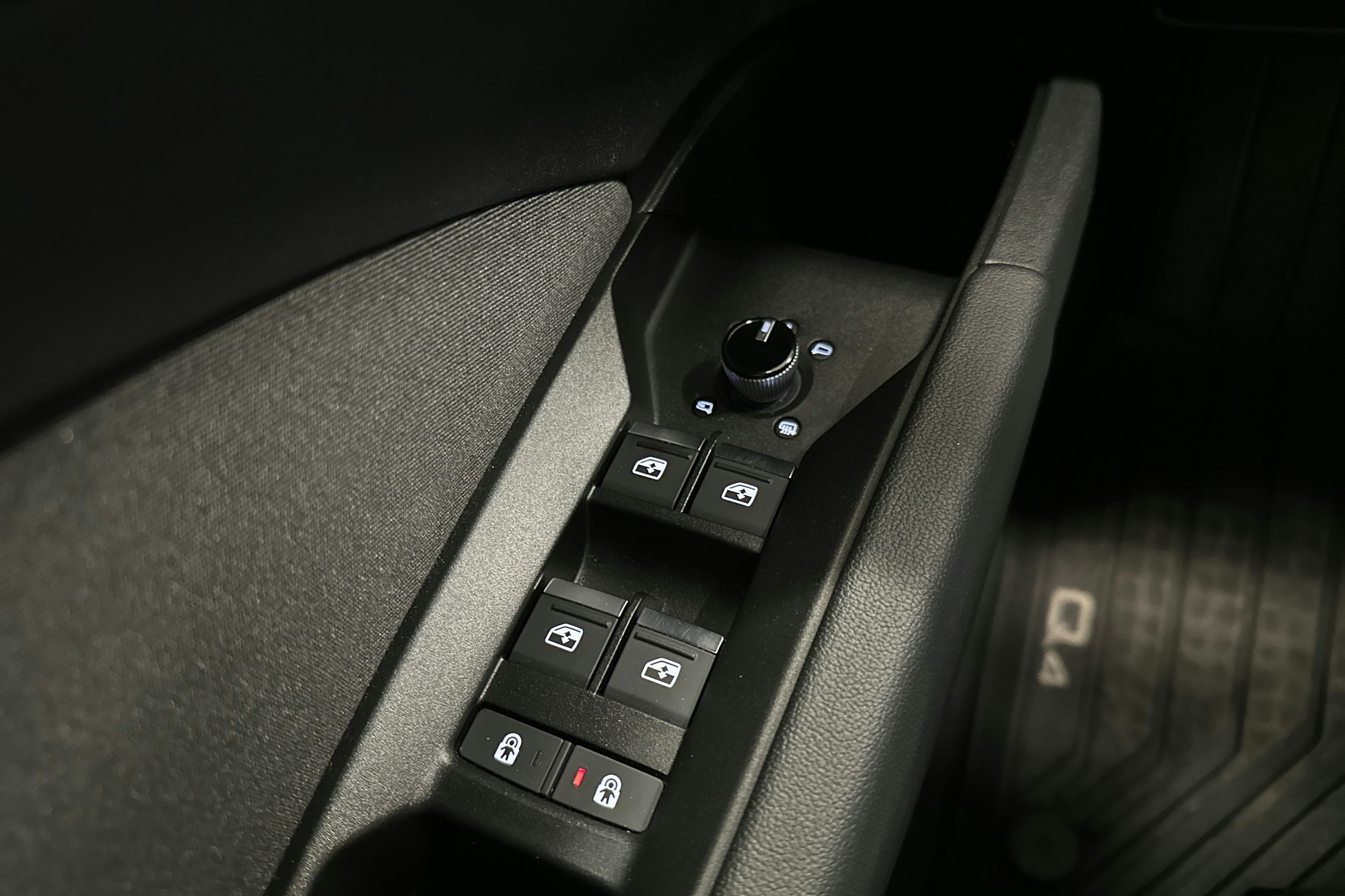 musta Audi Q4 e-tron 2022 kuva 19.