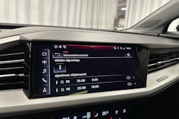 musta Audi Q4 e-tron 2022 kuva 23.