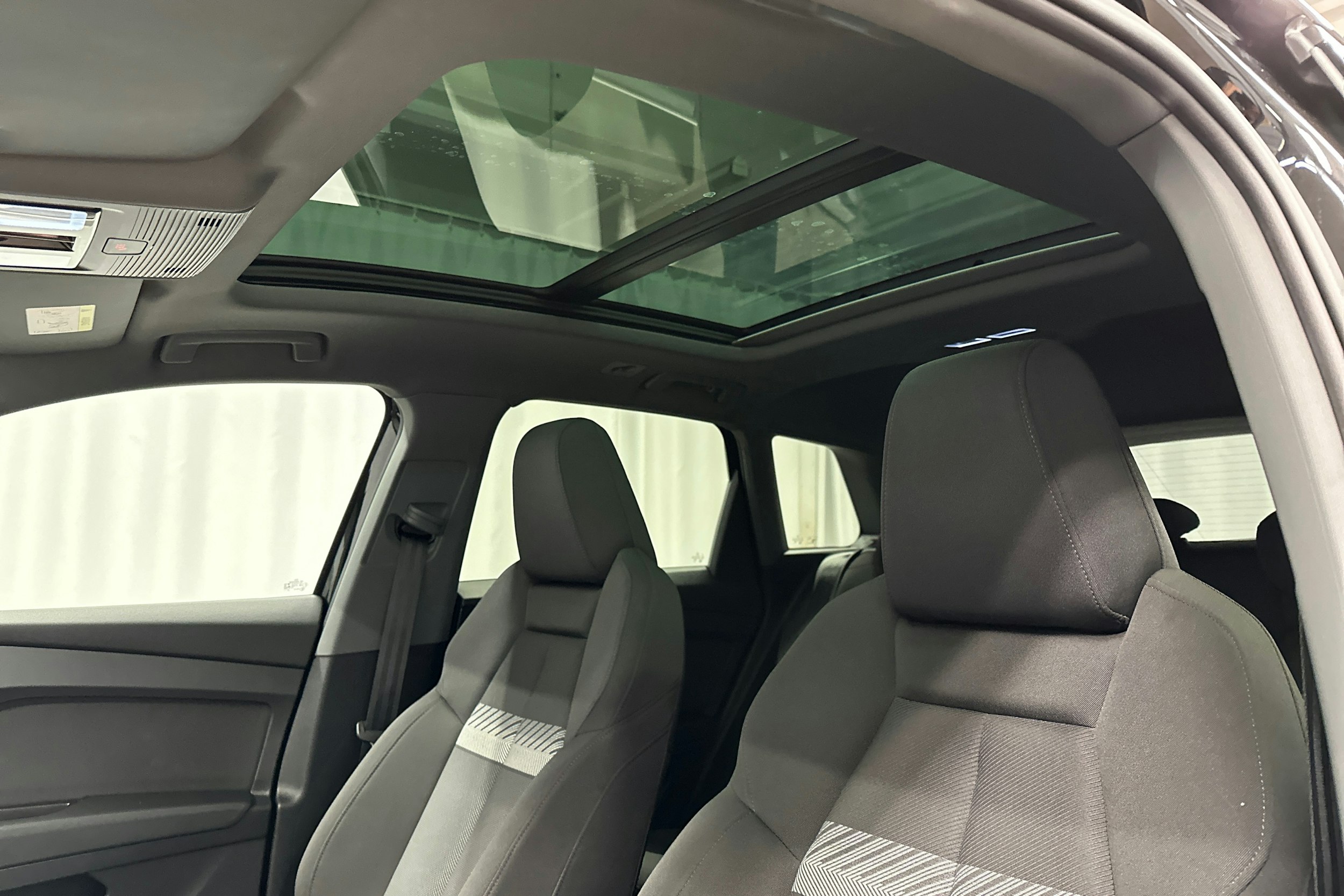 musta Audi Q4 e-tron 2022 kuva 29.