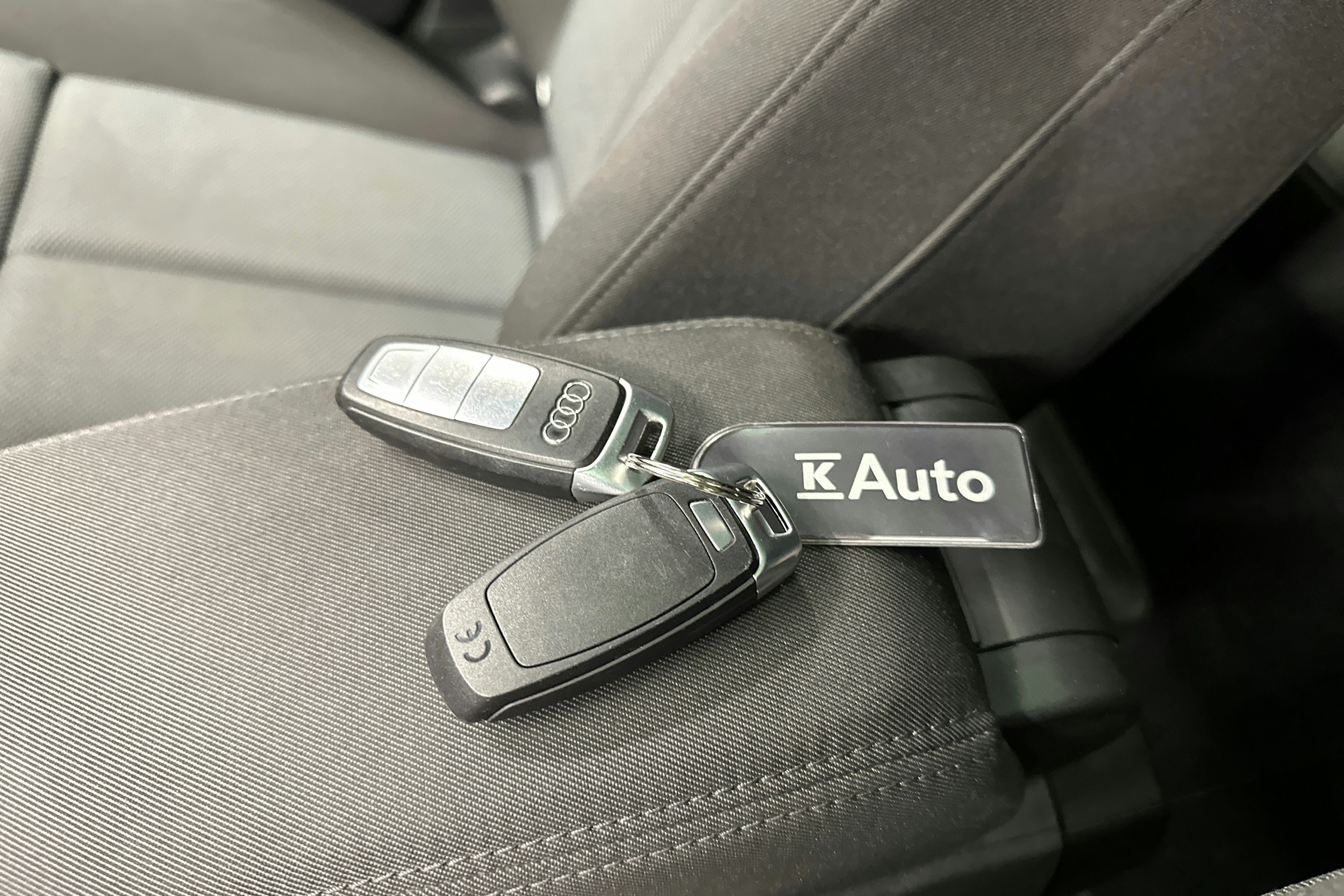 musta Audi Q4 e-tron 2022 kuva 33.