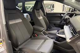 harmaa Audi Q4 e-tron 2022 kuva 5.