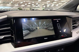 harmaa Audi Q4 e-tron 2022 kuva 9.