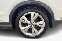 met. valkoinen Audi Q4 e-tron 2022 kuva 9.