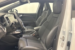 met. valkoinen Audi Q4 e-tron 2022 kuva 12.