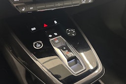 met. valkoinen Audi Q4 e-tron 2022 kuva 13.