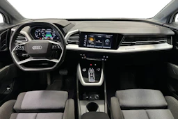 valkoinen Audi Q4 e-tron 2022 kuva 7.