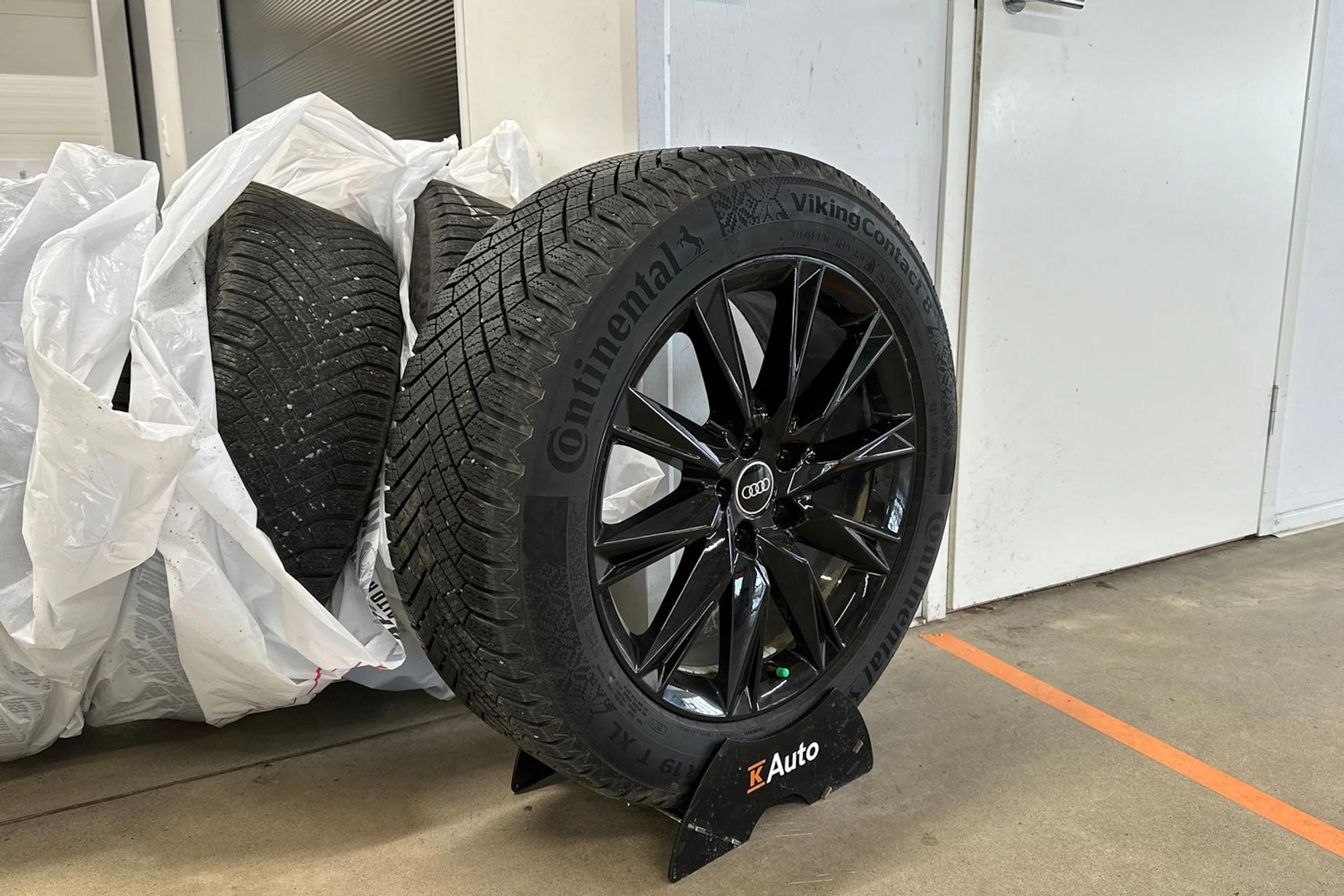 valkoinen Audi Q4 e-tron 2022 kuva 10.