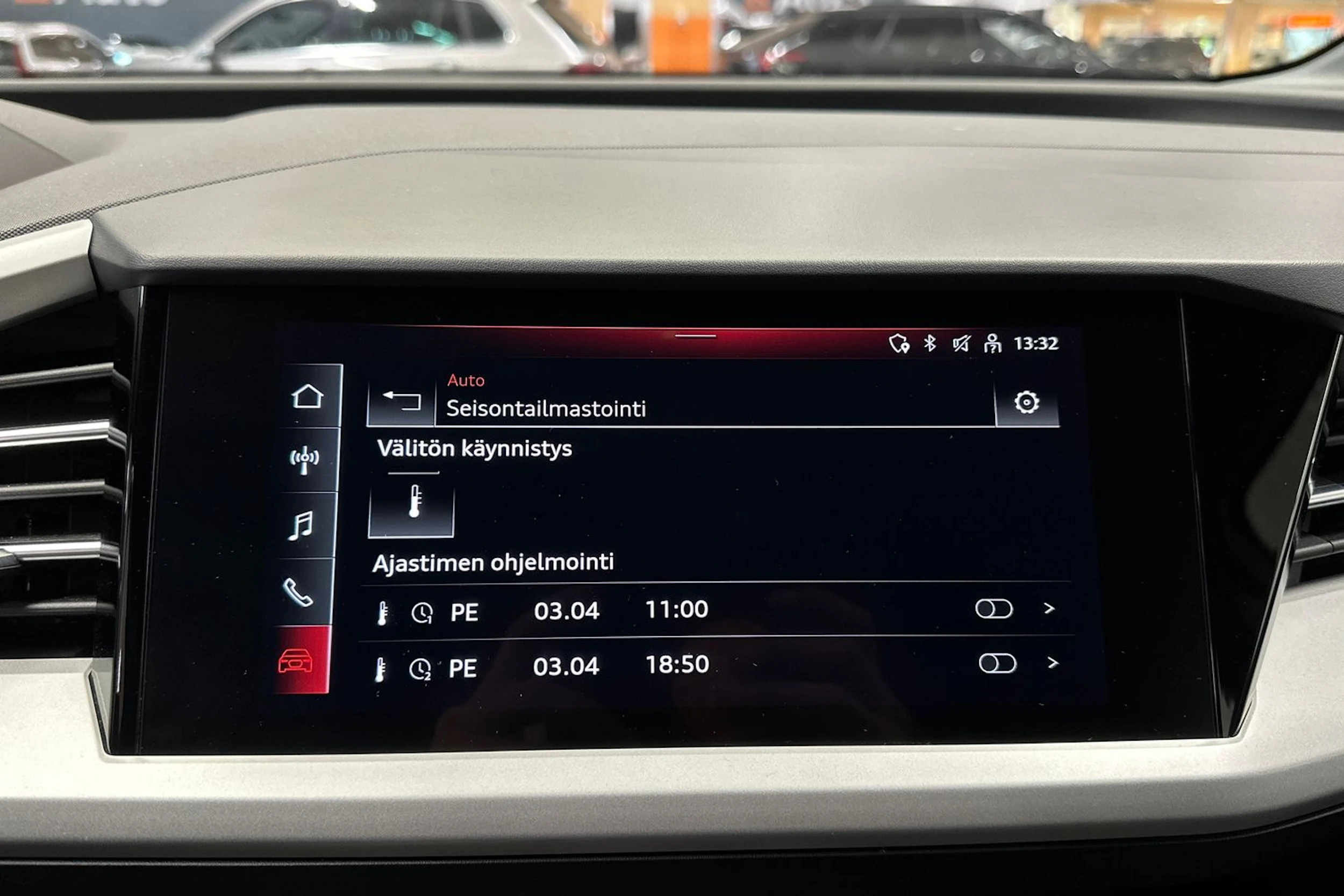 valkoinen Audi Q4 e-tron 2022 kuva 14.