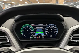 valkoinen Audi Q4 e-tron 2022 kuva 19.