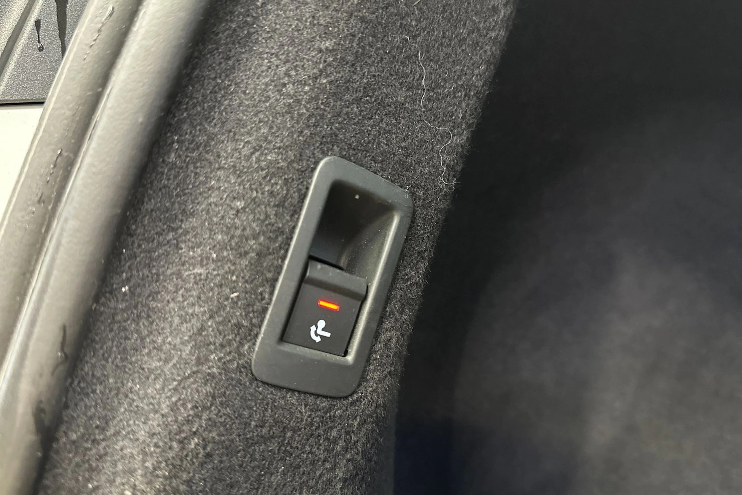 valkoinen Audi Q4 e-tron 2022 kuva 26.