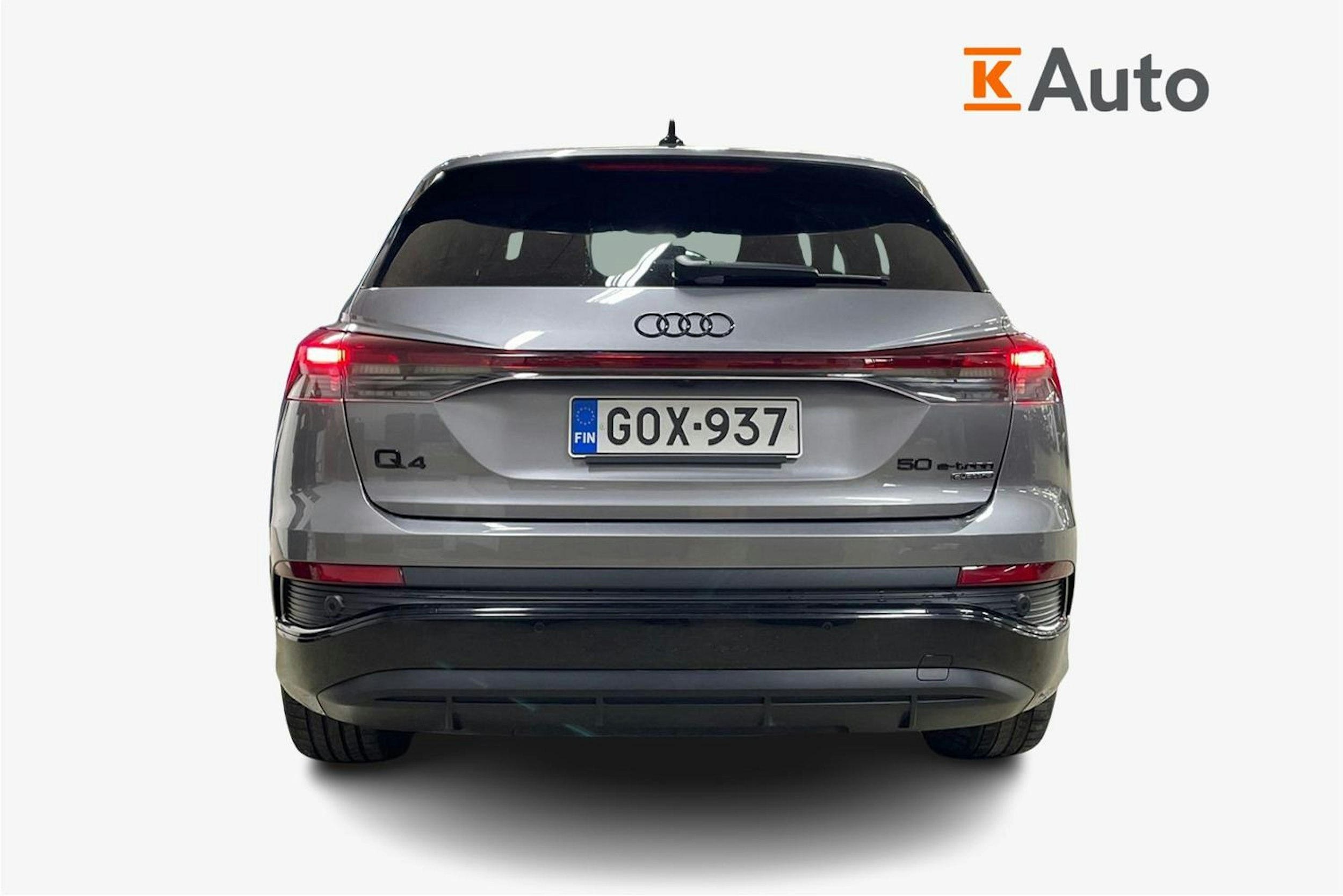 harmaa Audi Q4 e-tron 2022 kuva 4.
