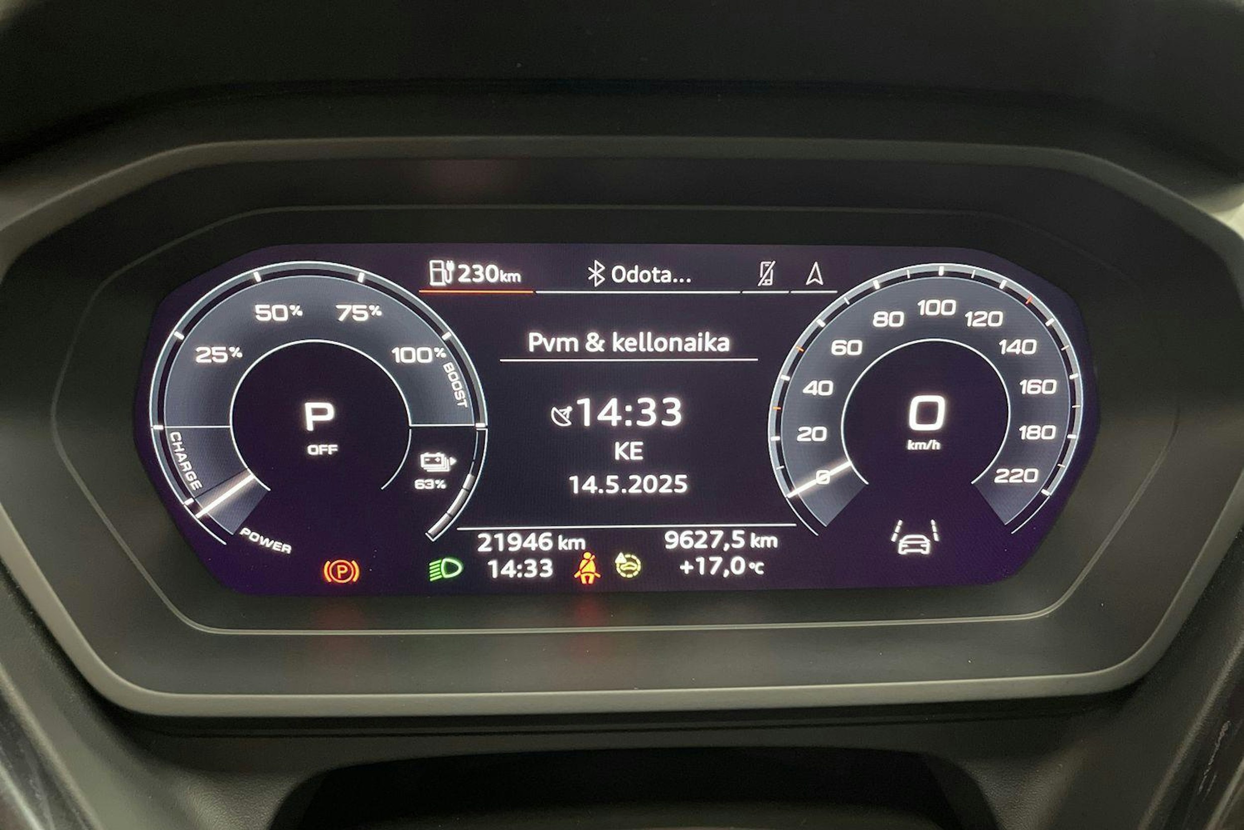 harmaa Audi Q4 e-tron 2022 kuva 14.
