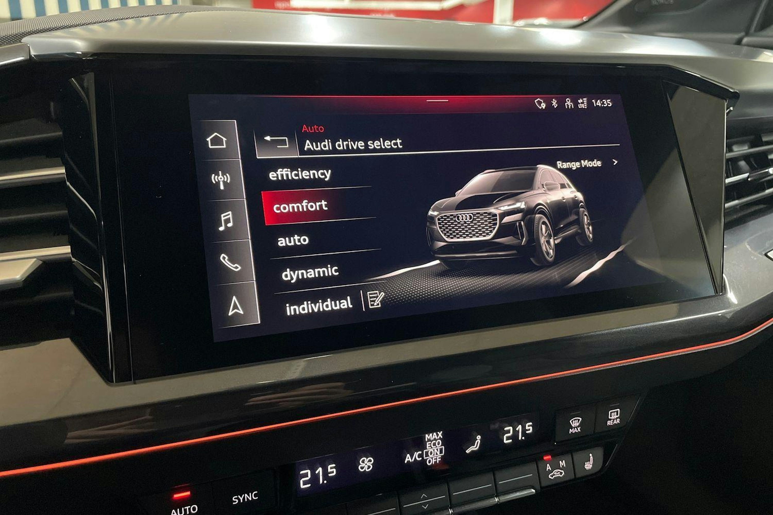 harmaa Audi Q4 e-tron 2022 kuva 20.