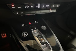harmaa Audi Q4 e-tron 2022 kuva 26.