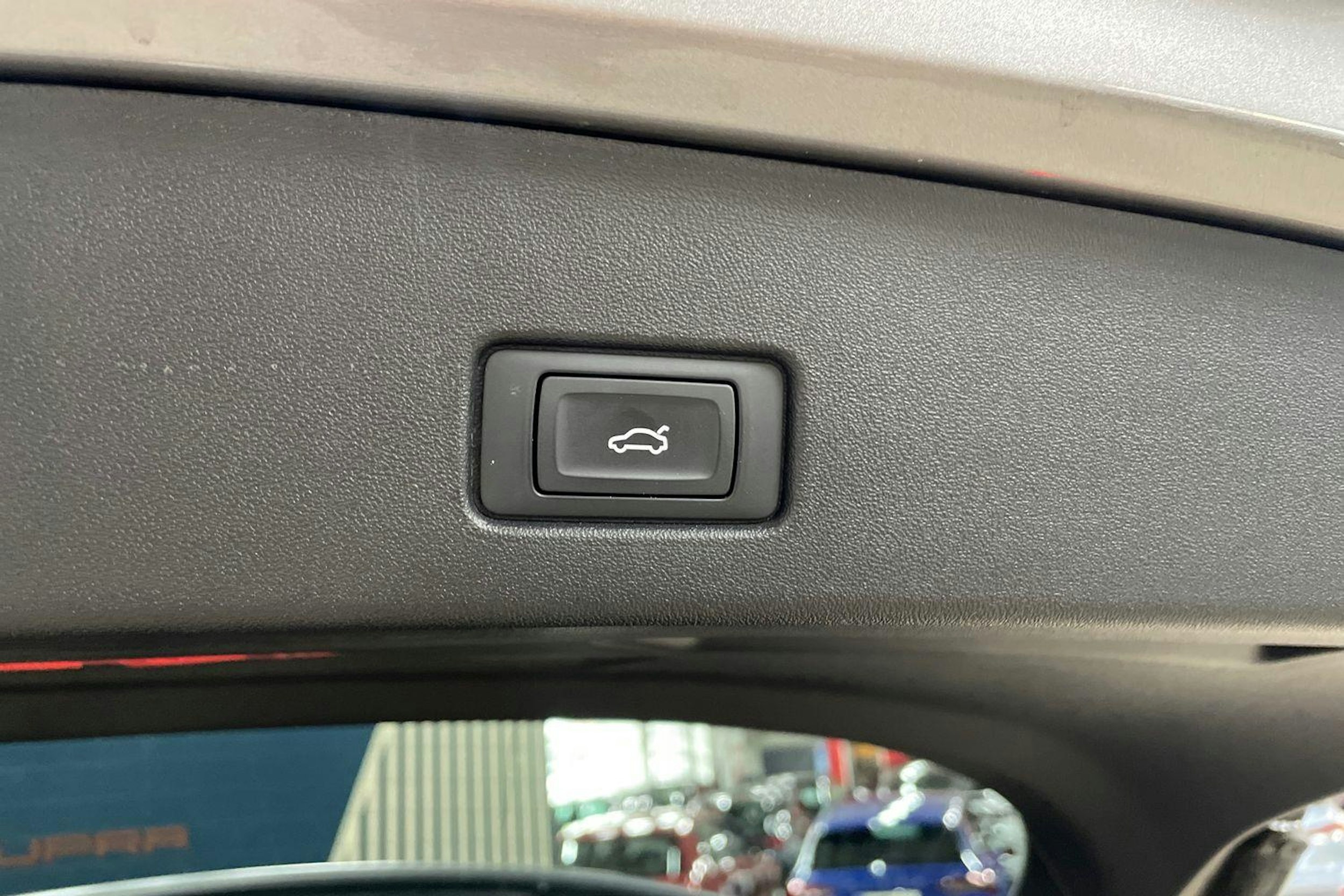 harmaa Audi Q4 e-tron 2022 kuva 29.