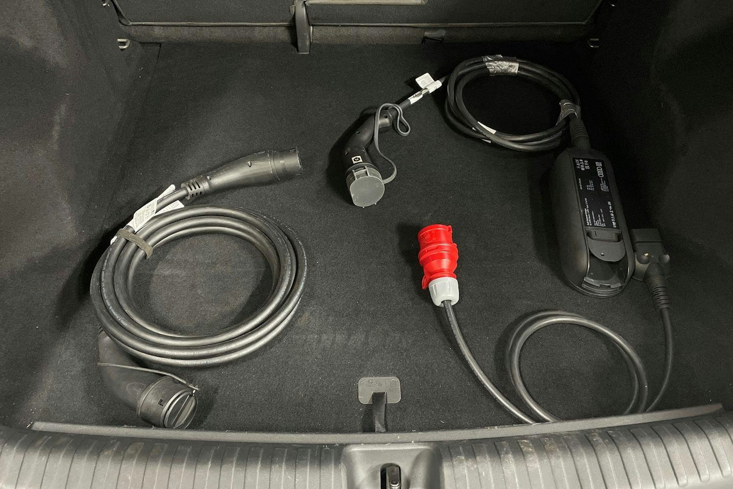harmaa Audi Q4 e-tron 2022 kuva 31.