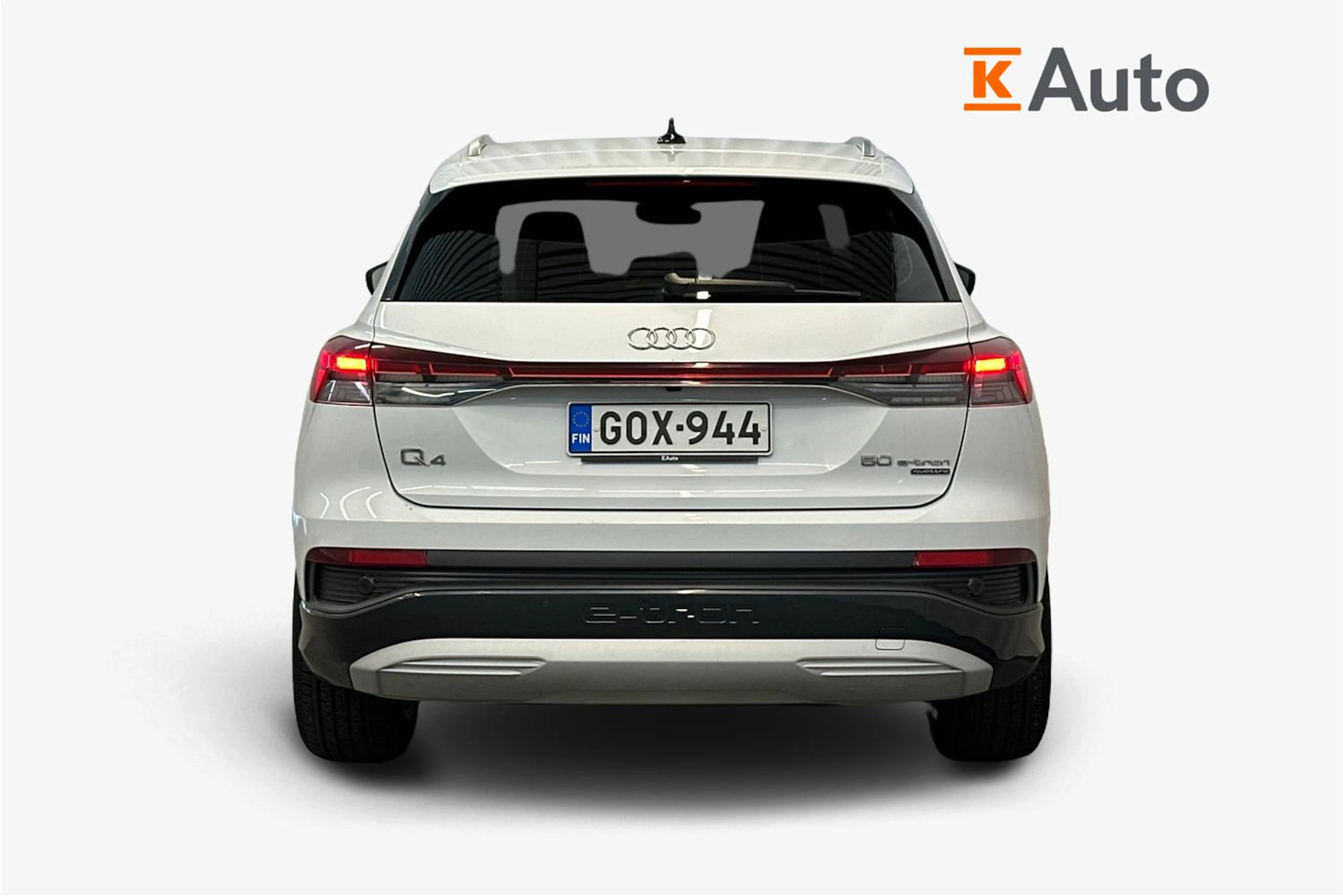 valkoinen Audi Q4 e-tron 2022 kuva 3.