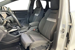 valkoinen Audi Q4 e-tron 2022 kuva 7.