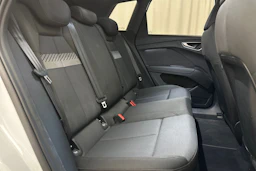 valkoinen Audi Q4 e-tron 2022 kuva 10.