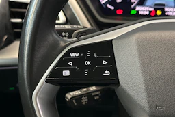 valkoinen Audi Q4 e-tron 2022 kuva 19.