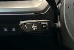 valkoinen Audi Q4 e-tron 2022 kuva 21.