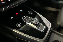 valkoinen Audi Q4 e-tron 2022 kuva 23.