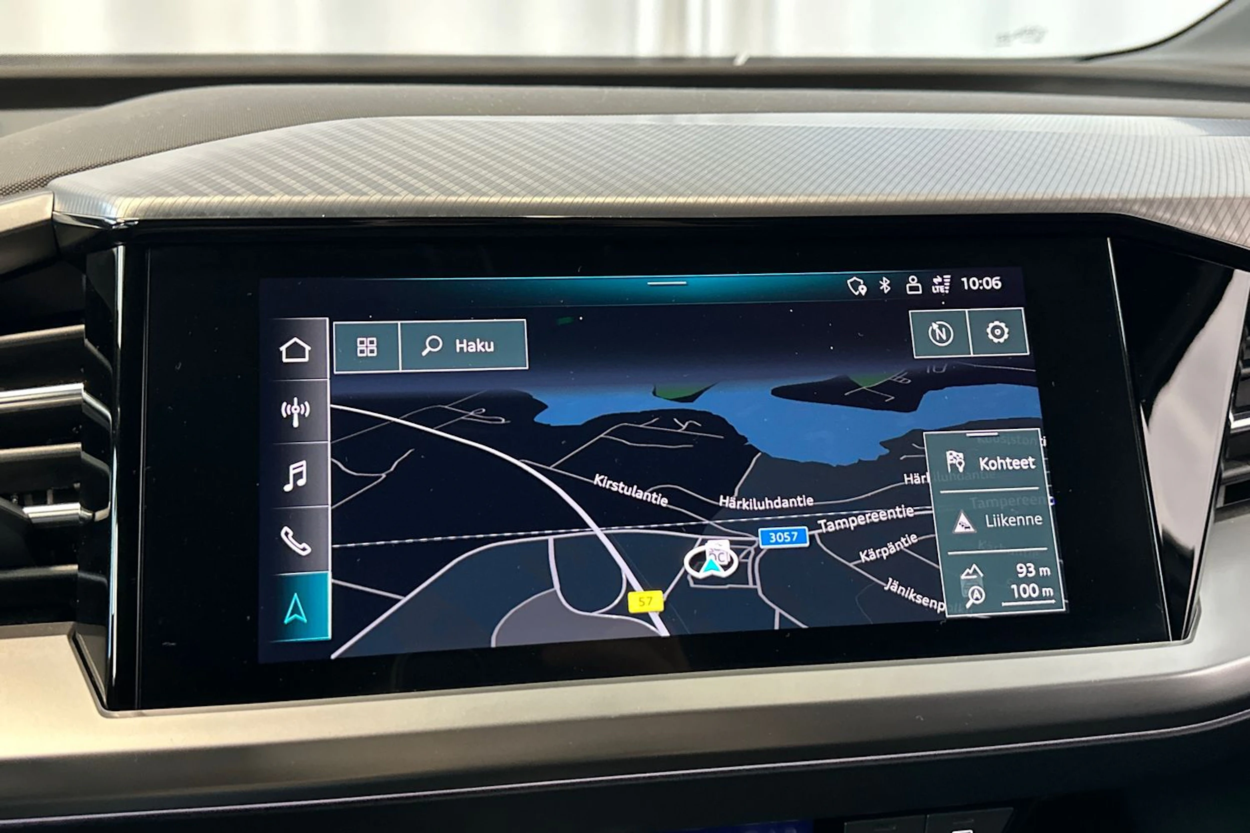 valkoinen Audi Q4 e-tron 2022 kuva 25.