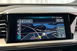valkoinen Audi Q4 e-tron 2022 kuva 25.