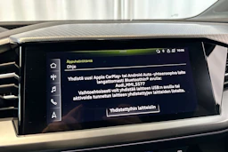 valkoinen Audi Q4 e-tron 2022 kuva 26.