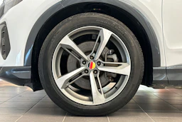 valkoinen Audi Q4 e-tron 2022 kuva 28.