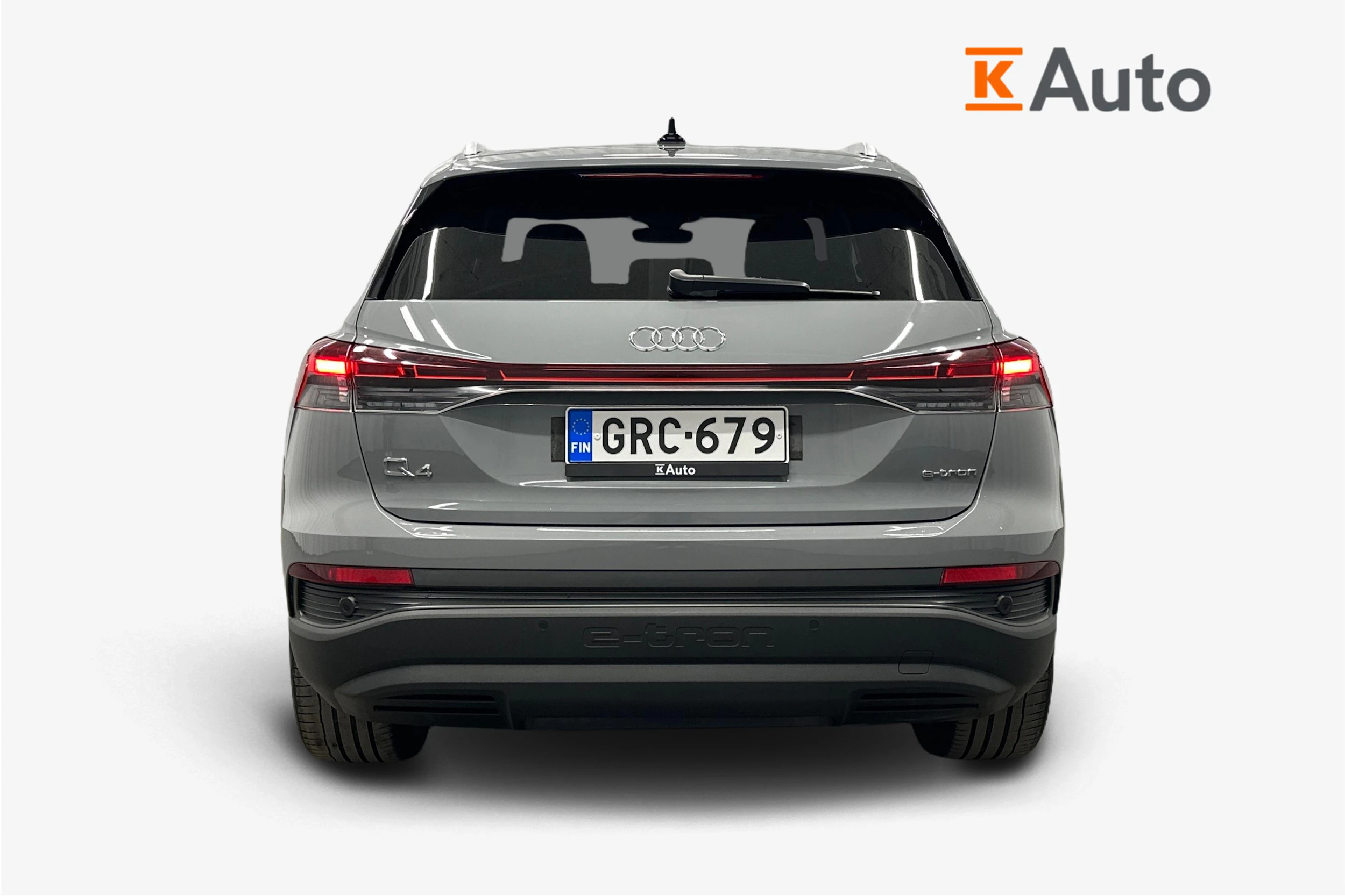 harmaa Audi Q4 e-tron 2022 kuva 3.