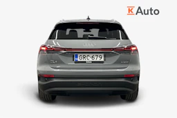 harmaa Audi Q4 e-tron 2022 kuva 3.