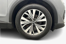 harmaa Audi Q4 e-tron 2022 kuva 9.