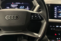 harmaa Audi Q4 e-tron 2022 kuva 12.