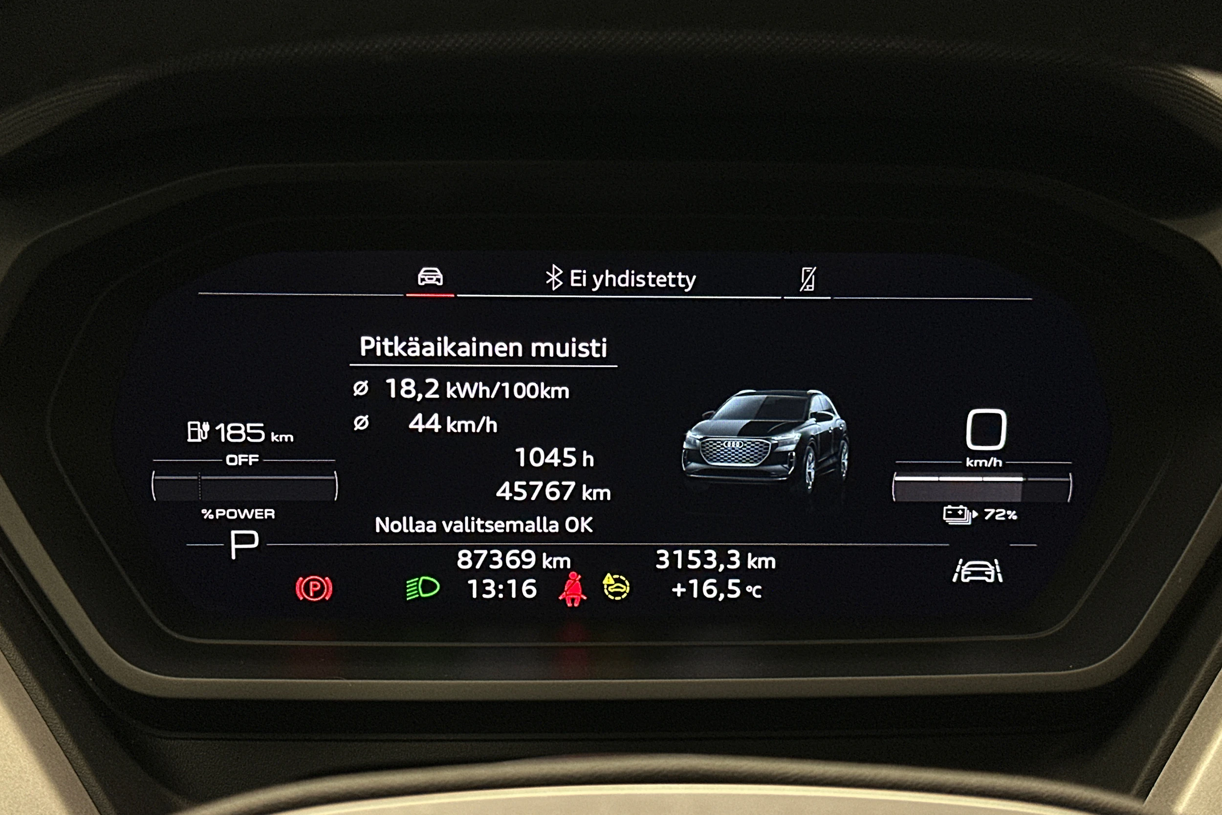 harmaa Audi Q4 e-tron 2022 kuva 13.