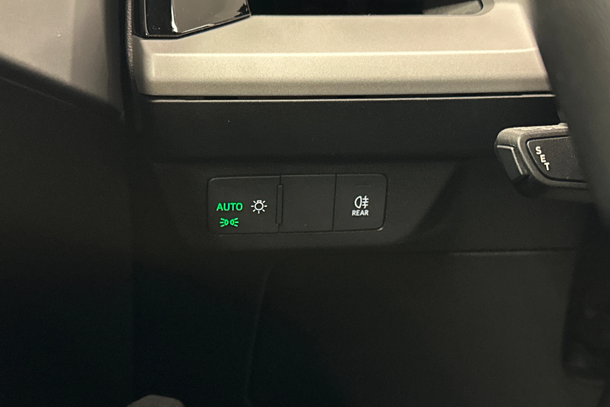harmaa Audi Q4 e-tron 2022 kuva 14.