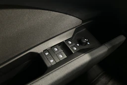 harmaa Audi Q4 e-tron 2022 kuva 15.