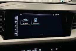 harmaa Audi Q4 e-tron 2022 kuva 18.