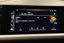 harmaa Audi Q4 e-tron 2022 kuva 19.
