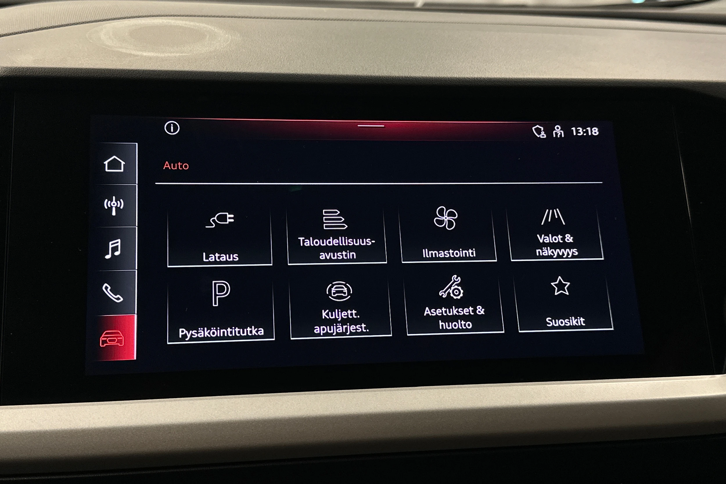 harmaa Audi Q4 e-tron 2022 kuva 22.