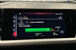 harmaa Audi Q4 e-tron 2022 kuva 23.