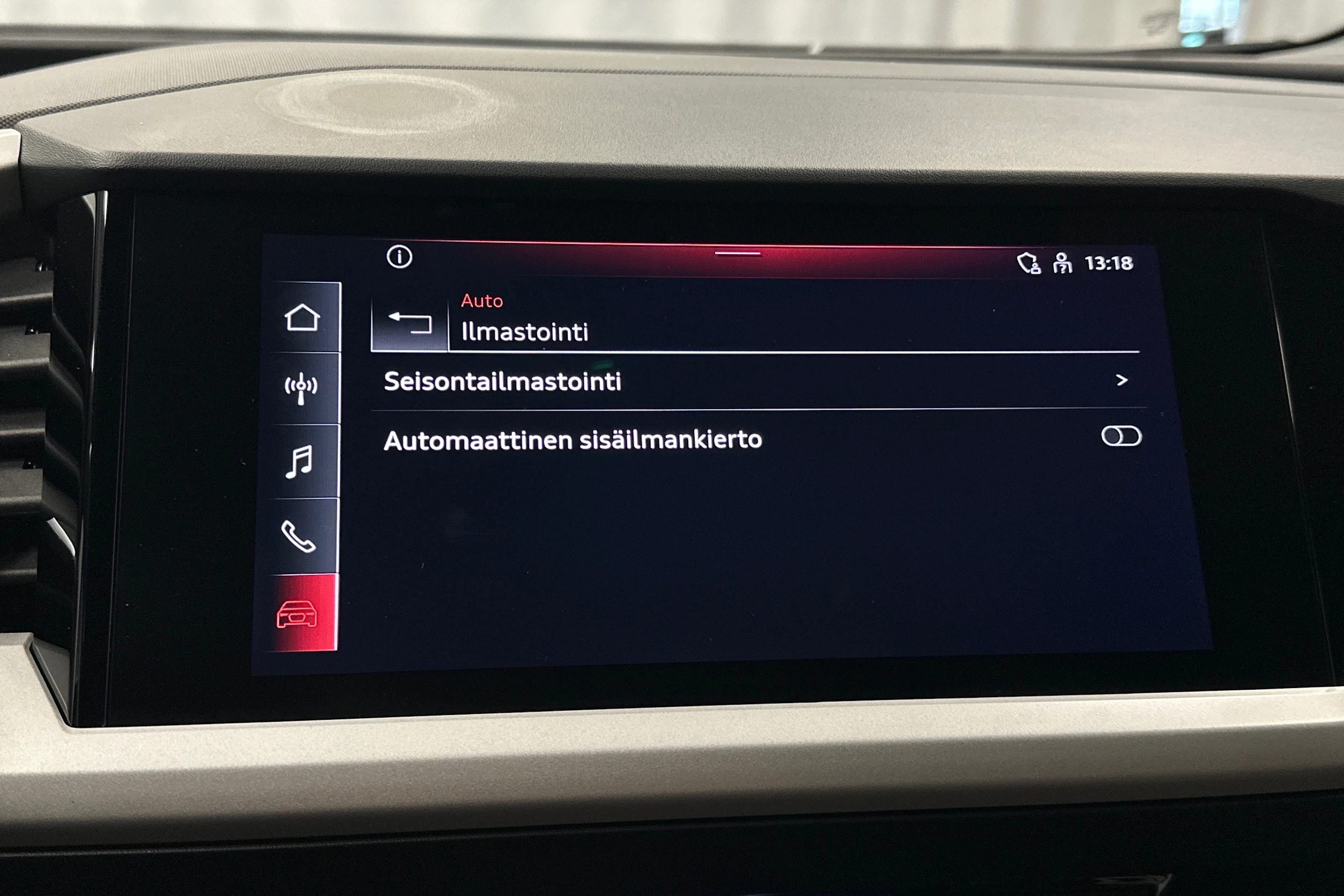 harmaa Audi Q4 e-tron 2022 kuva 24.