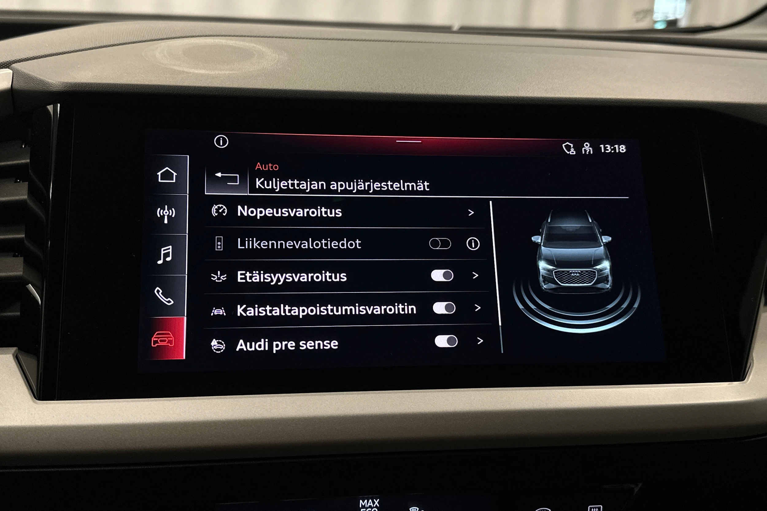 harmaa Audi Q4 e-tron 2022 kuva 25.