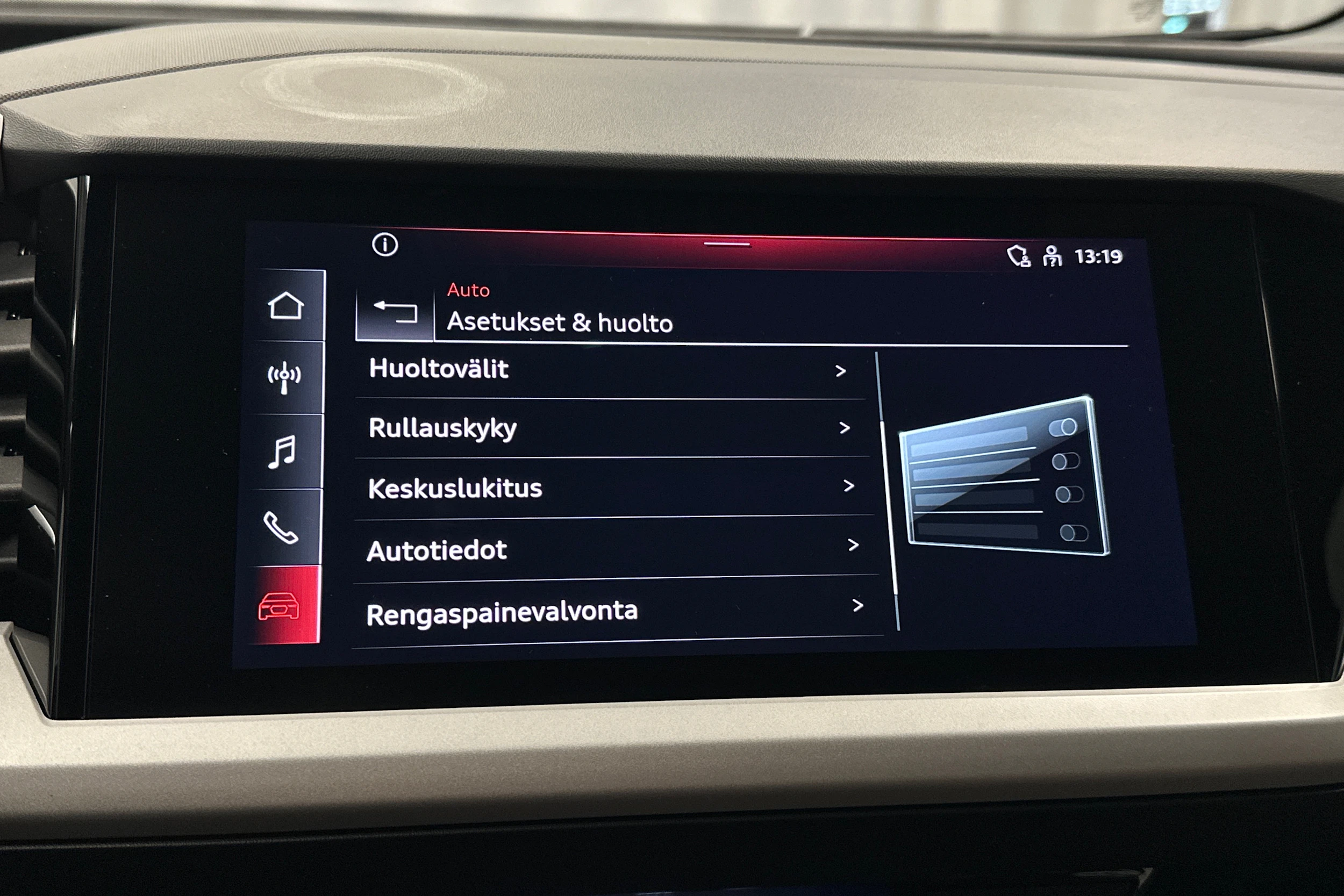 harmaa Audi Q4 e-tron 2022 kuva 26.