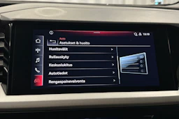 harmaa Audi Q4 e-tron 2022 kuva 26.