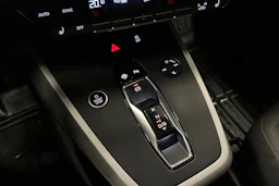 harmaa Audi Q4 e-tron 2022 kuva 29.