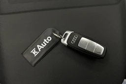 harmaa Audi Q4 e-tron 2022 kuva 32.