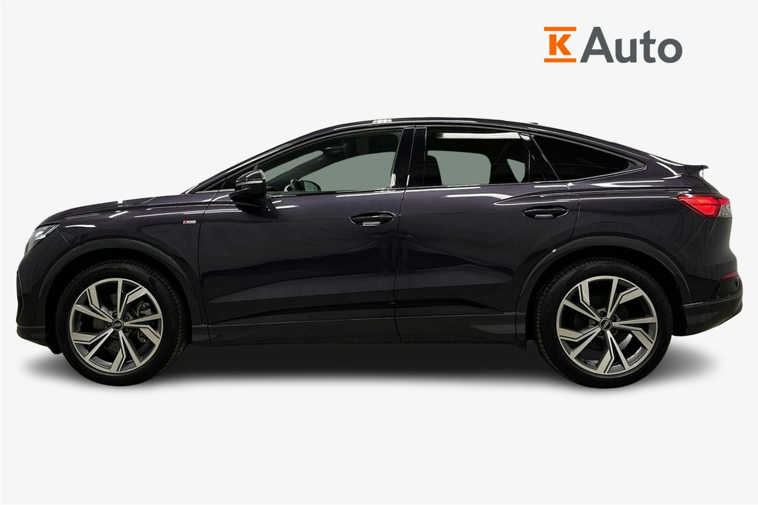 violetti Audi Q4 e-tron 2022 kuva 6.