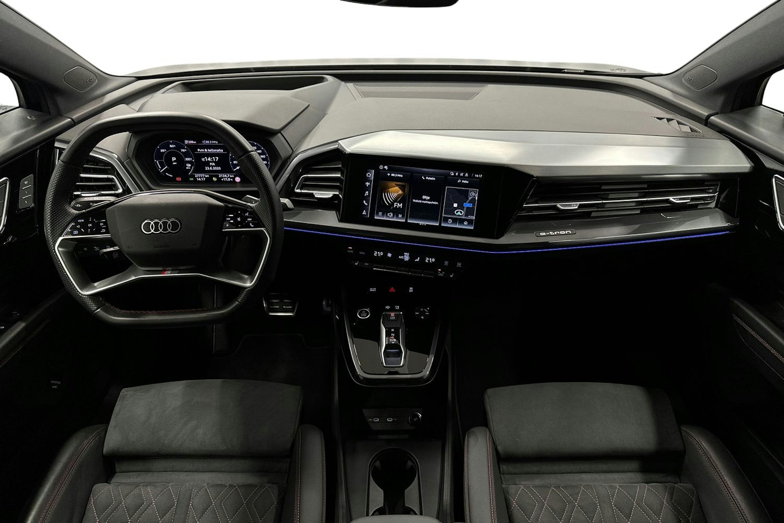 violetti Audi Q4 e-tron 2022 kuva 9.